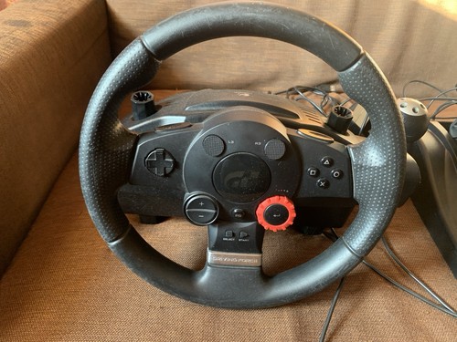 Volante logitech driving force - driving,